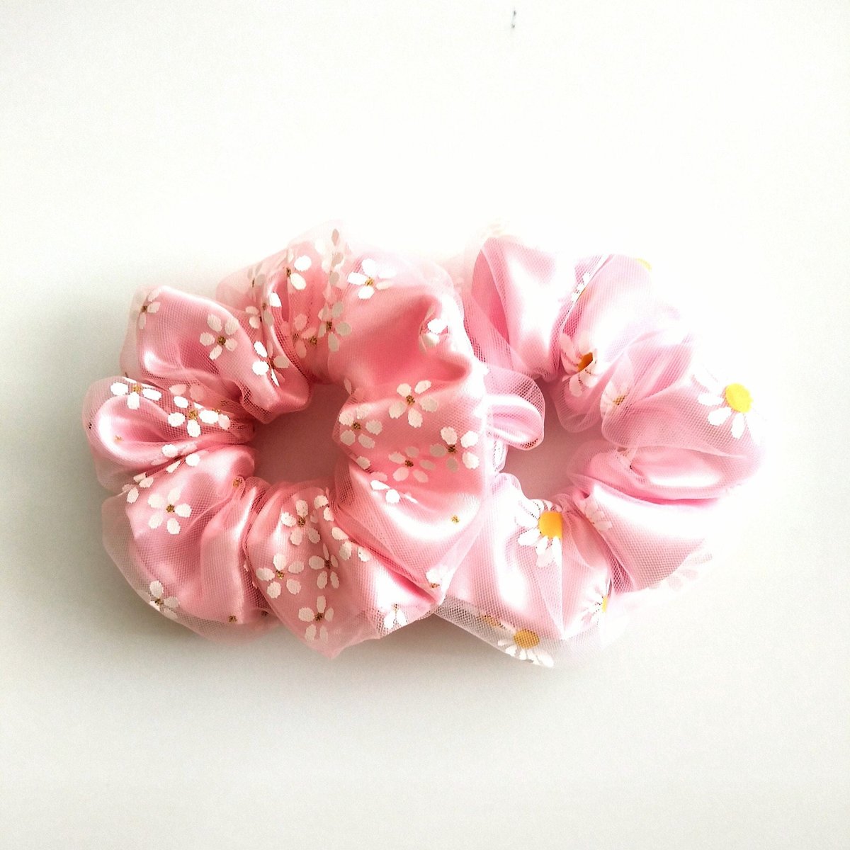 Daisy Scrunchie Double Layered, handmade hair tie, elastic,pink scrunchie,Scrunchy , adult scrunchie