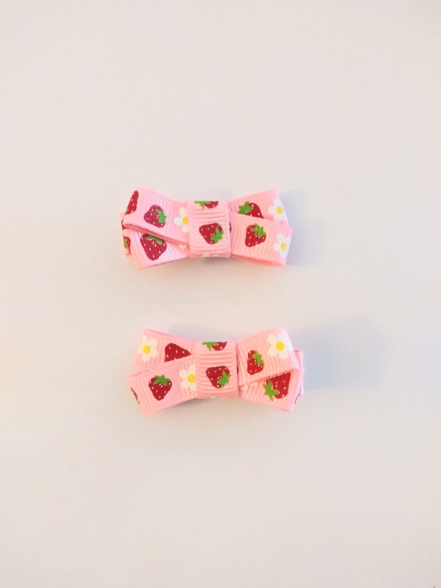 Strawberry hair clip Pair,piggy,anti-slip clip, handmade hair accessories, children hair clip, girls hair clip