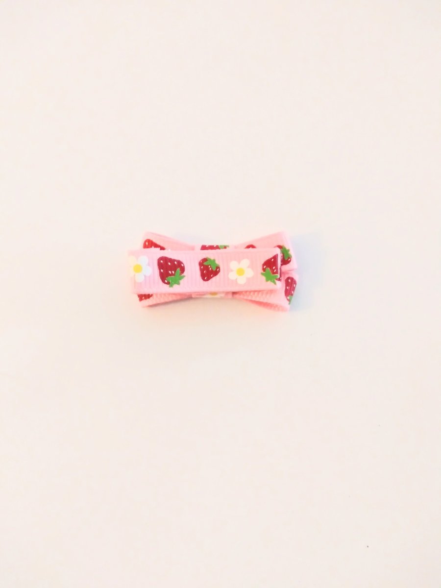 Strawberry hair clip Pair,piggy,anti-slip clip, handmade hair accessories, children hair clip, girls hair clip
