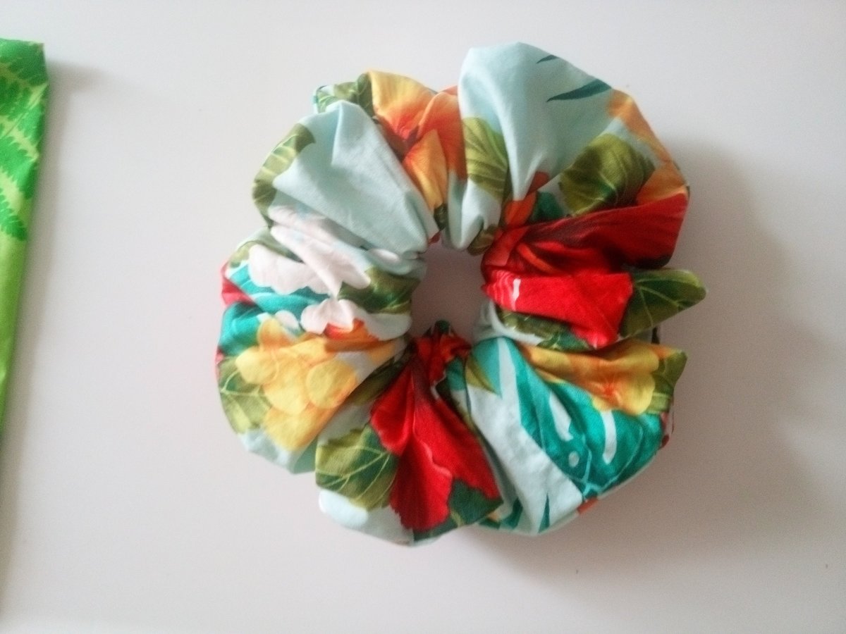 Hawaiian XL scrunchie, tropical scrunchie,handmade hair ties, elastic, floral scrunchie,