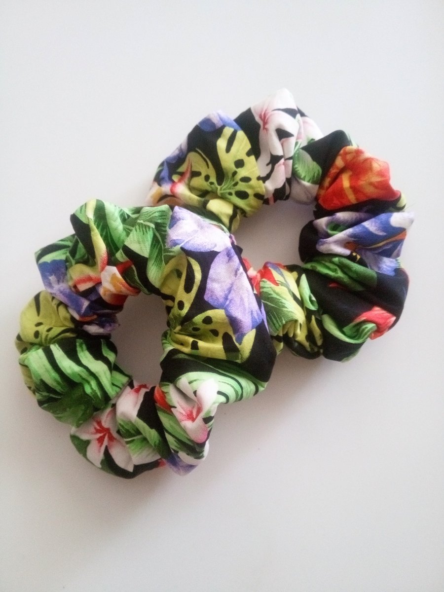 Aloha scrunchie, Hawaiian print scrunchie, handmade hair accessories,hair ties, elastic