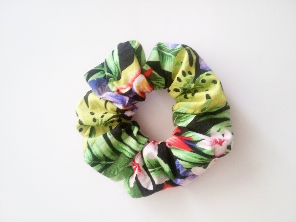 Aloha scrunchie, Hawaiian print scrunchie, handmade hair accessories,hair ties, elastic