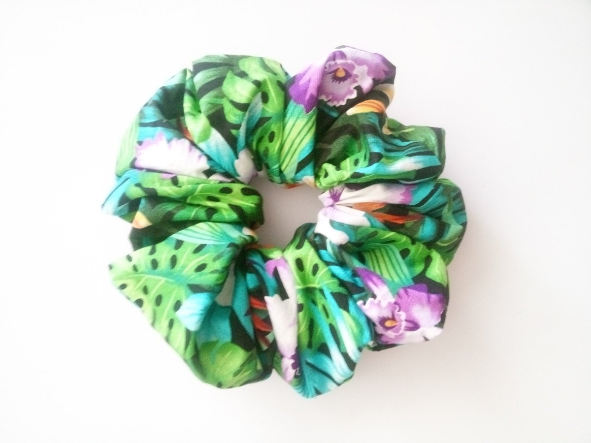 XL Hawaiian print scrunchie , handmade scrunchie,hair tie, ponytail elastic,made in hawaii