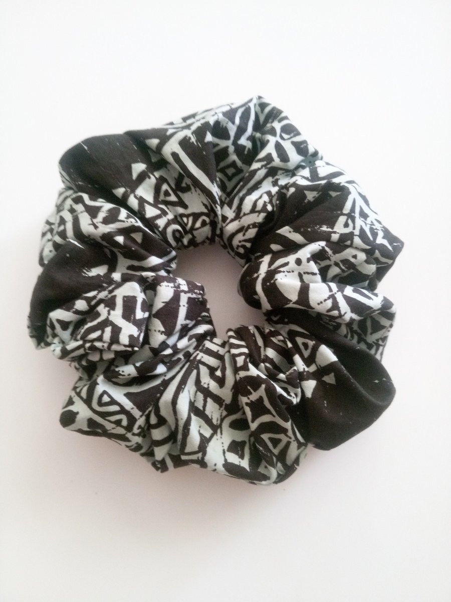 XL Hawaiian print scrunchie, handmade scrunchie,hair tie,made in Hawaii,cotton scrunchie