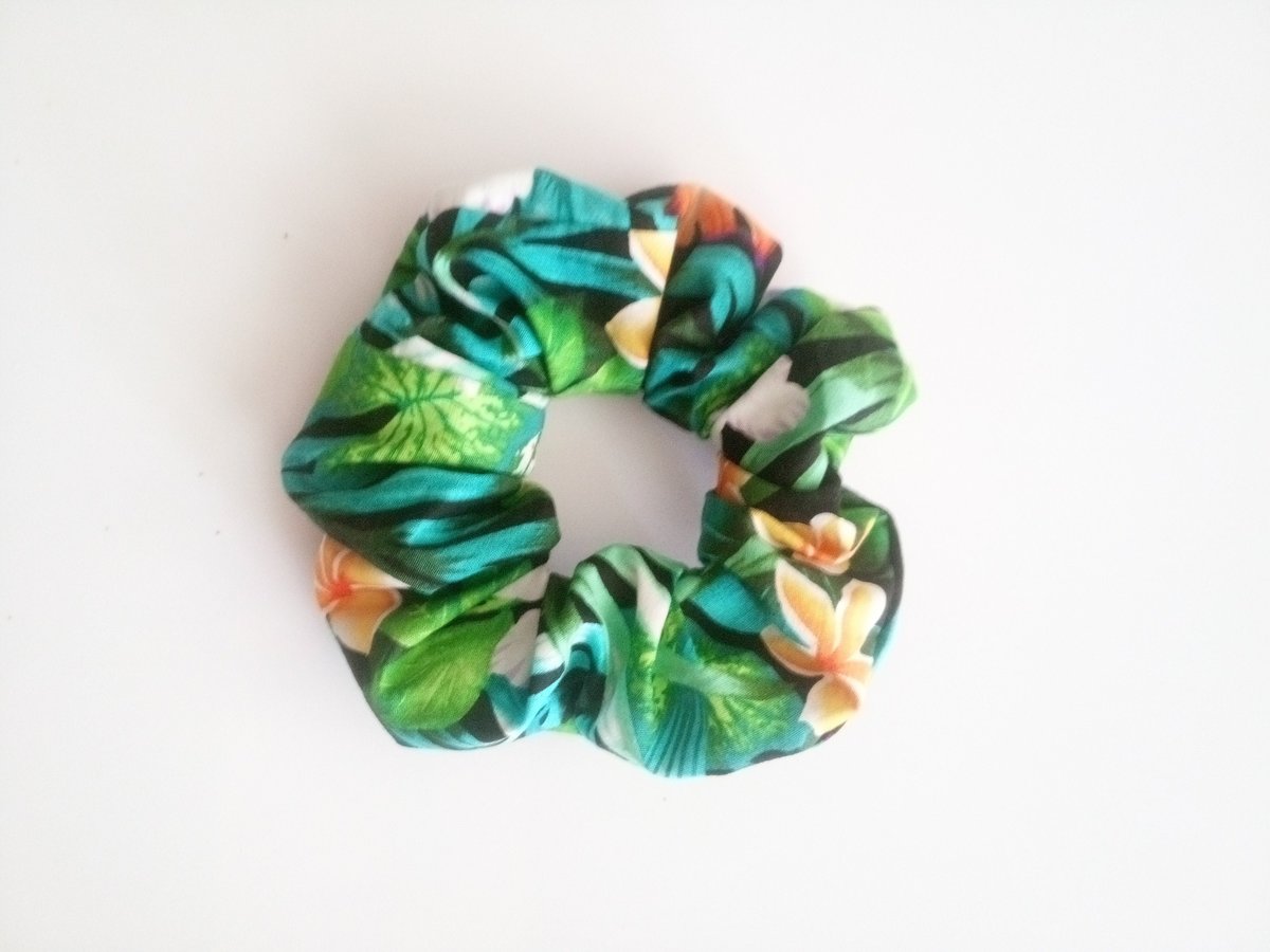 Hawaiian print scrunchie, hair ties, elastic, scrunchy, tropical,
