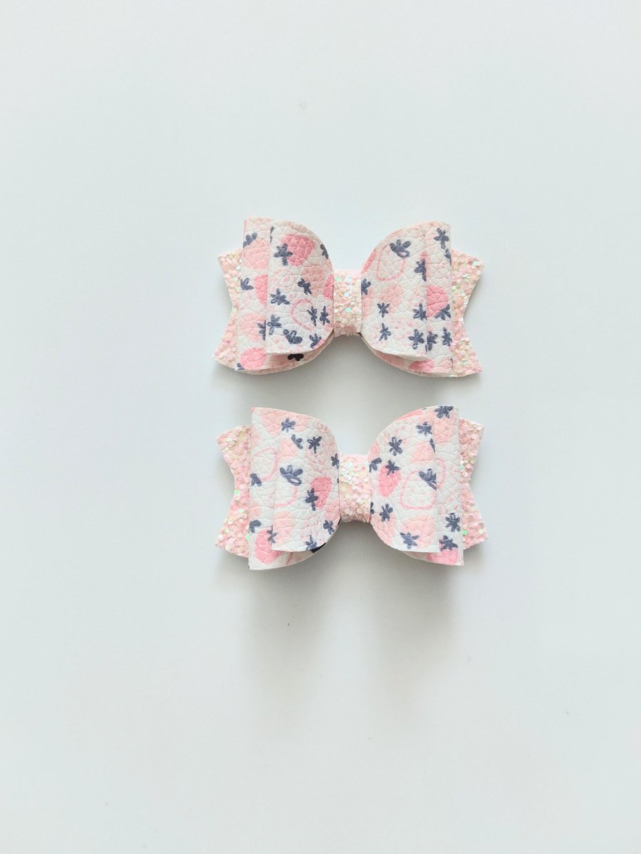 Piggy hair bow, faux leather bow,kids hair bow, strawberry hair clip, strawberry hair bow