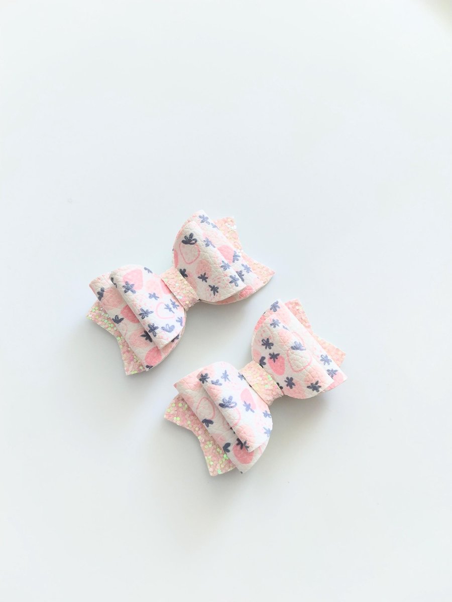 Piggy hair bow, faux leather bow,kids hair bow, strawberry hair clip, strawberry hair bow