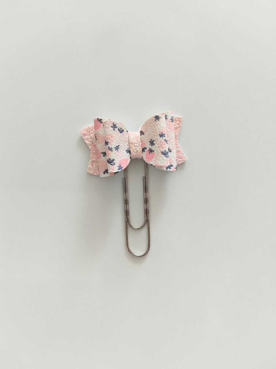 Planner paper clip,bow planner clip,Book mark, strawberry paper clip, kawaii book mark