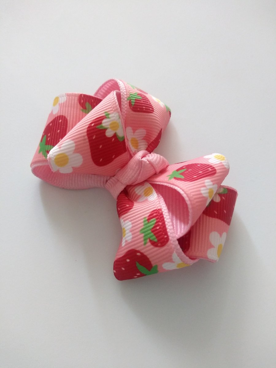 Strawberry kids hair clip, girls hair clips, toddler hair clips, handmade hair clip