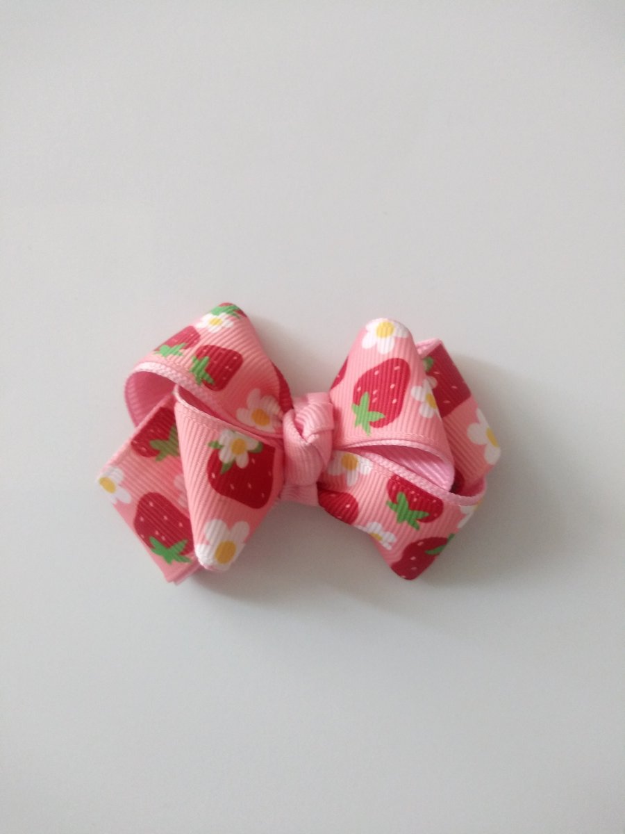 Strawberry kids hair clip, girls hair clips, toddler hair clips, handmade hair clip