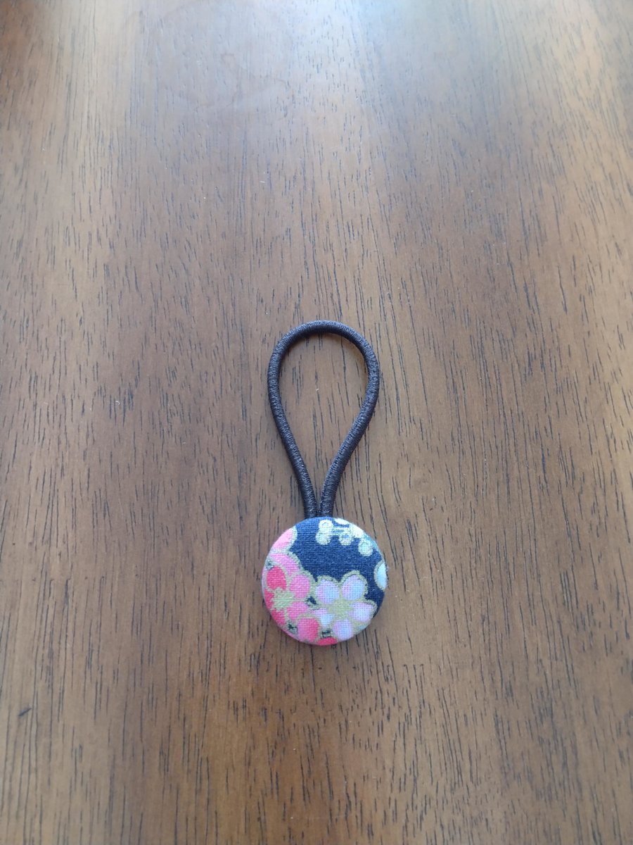 Button hair ties ,Set of 2 hair ties Sakura pattern, Adults hair ties, handmade hair accessories, Japanese hair ties ,kurumi hair ties