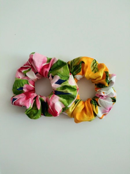 Hawaiian scrunchie  Floral print scrunchie,pink scrunchie,hair tie , elastic, handmade hair accessories